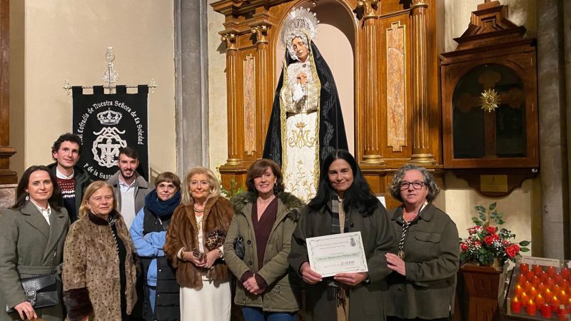 La Cofradía de la Soledad y la Santa Vera Cruz de Avilés entrega su donativo anual a la AECC