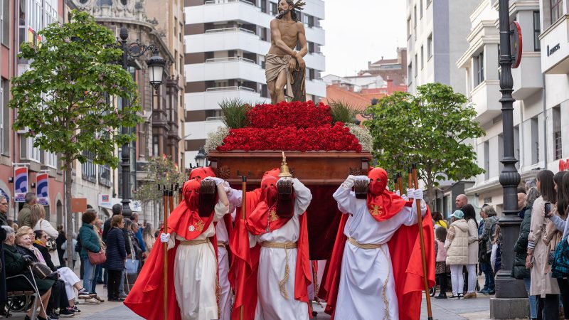 La Cofradía de San Pedro de Avilés abre su grupo de portadores para la próxima Semana Santa